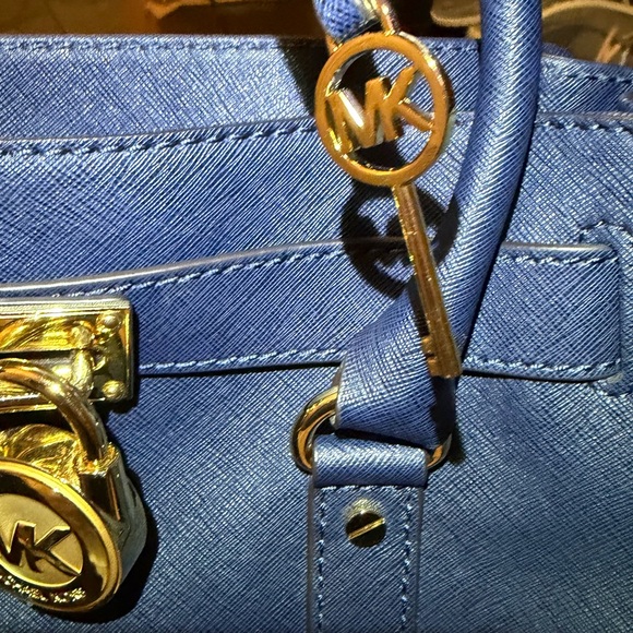 Michael Kors Blue Leather Satchel with Lock and Key 6736968 - Picture 12 of 12